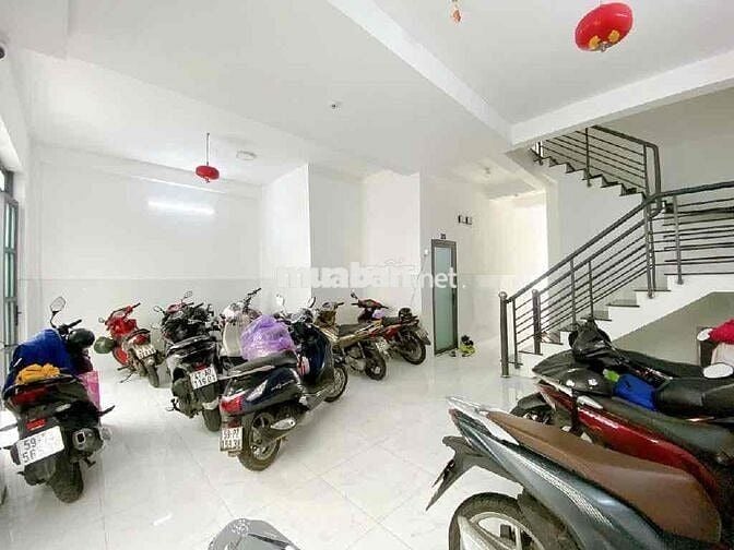 VIP CHDV 13P. 8x18 VUÔNG A4. HXH SÁT MẶT TIỀN. THU NHẬP 50TR/TH. 12,xT