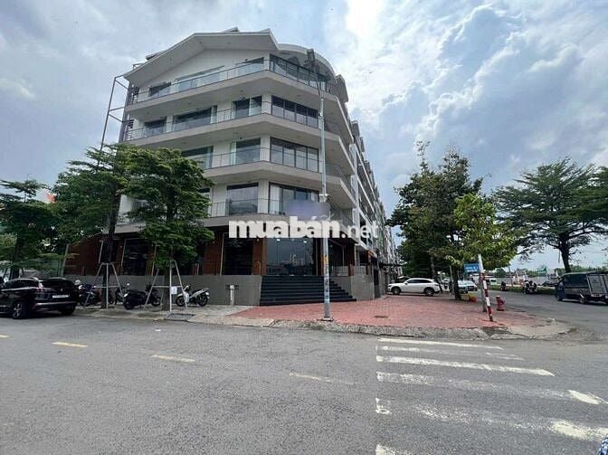 CHO THUÊ TÒA NHÀ VĂN PHÒNG HIỆN ĐẠI MỚI 100% TẠI TRUNG TÂM QUẬN 7