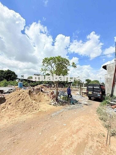 Tiền Ít Thịt Nhiều, Lô Đất 100m Cạnh KDC Tứ Hải, Tân Bình
