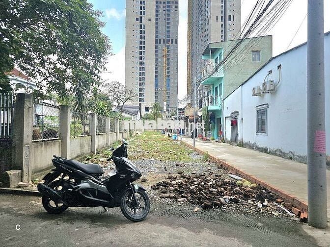 ĐẤT LÁI THIÊU TIỆN ĐI LÀM SÀI GÒN
Diện Tích. 5,5 x 19 = 105m²