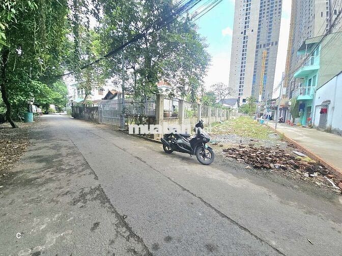 ĐẤT LÁI THIÊU TIỆN ĐI LÀM SÀI GÒN
Diện Tích. 5,5 x 19 = 105m²