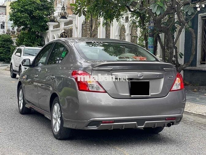 Nissan Sunny 2017 XV - 52000 km giá bình dân
