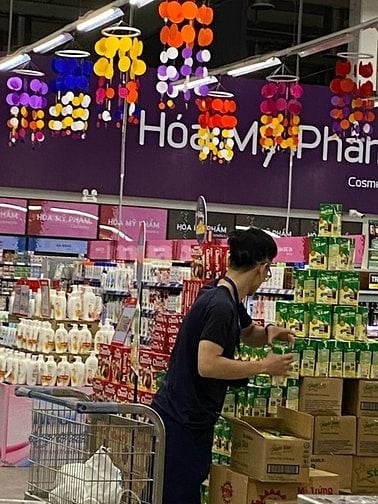 Em cần bổ sung 3 bạn trông coi ,sắp xếp và 2 cô Tạp Vụ (Đi làm Ngay ) 