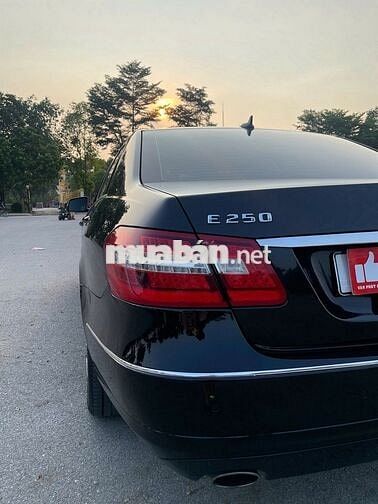Mercedes Benz E Class 2010 E250 xe còn zin nhiều