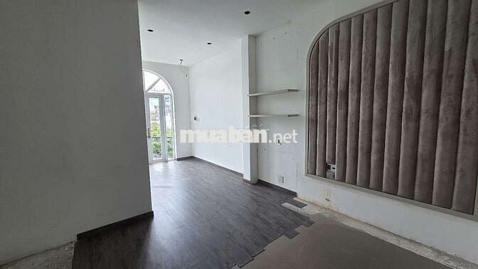 Cho thuê tòa nhà 1 trệt 2 lầu đường D8 khu dân cư D2D