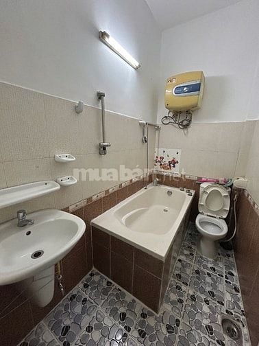 NHÀ GIÁ RẺ Q8 ÂU DƯƠNG LÂN P3 - 4 x 10 - TRỆT LẦU - CHỈ 4,6 ĐỒNG.