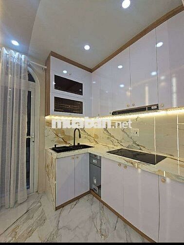 Nhà mới ngay vòng xoay Lê Đại Hành - Âu Cơ 32m2- tặng nội thất - Q. 11