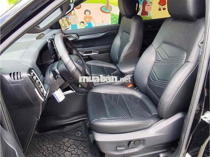 Ford Everest 2023 Titanium 2.0L 4x2 AT - 28000 km