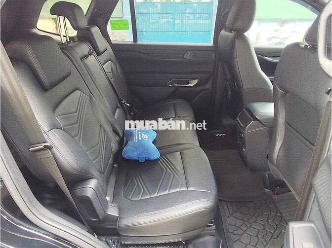 Ford Everest 2023 Titanium 2.0L 4x2 AT - 28000 km