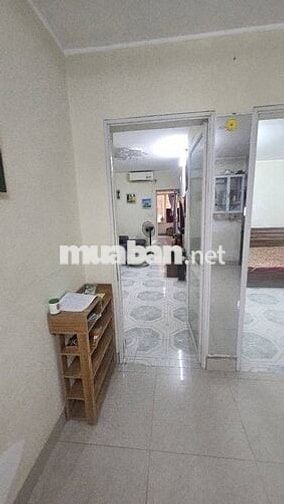 Tập thể tầng 3 Hồng mai 70m2. 3 ngủ 2 vs. giá 4.1 ty