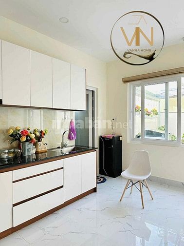 Bán nhà gấp  ngay trung tầm Đà Lat, > 100m2, 5 phòng ngủLH 093 3987771