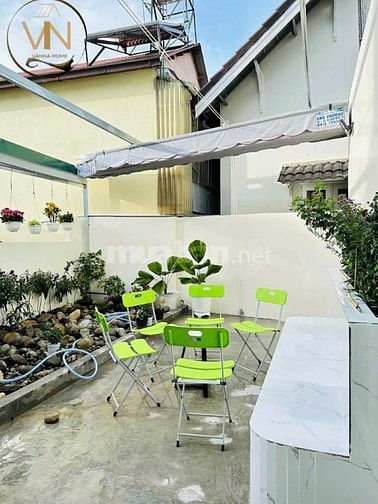 Bán nhà gấp  ngay trung tầm Đà Lat, > 100m2, 5 phòng ngủLH 093 3987771