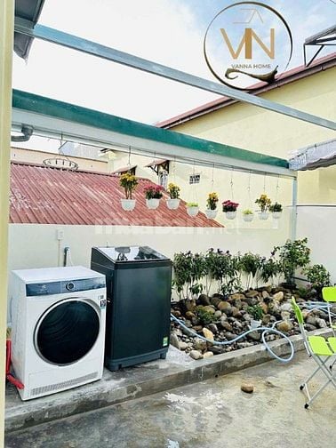 Bán nhà gấp  ngay trung tầm Đà Lat, > 100m2, 5 phòng ngủLH 093 3987771