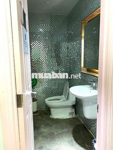 Cho thuê văn phòng , lầu 3 , toà nhà 222 Phan Xích Long