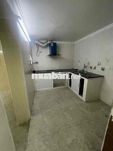 Bán gấp nhà tt tầng1 Bạch Mai,  Sổ 33m2,dtsd lớn sát mặt phố