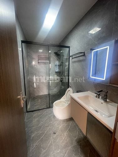 BỒ ĐỀ NHÀ ĐẸP LONG LANH. 6 TẦNG. THANG MÁY. BỒ ĐỀ, HỒNG TIẾN.  14.9 TỶ