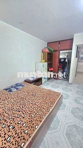 Tập thể tầng 3 Hồng mai 70m2. 3 ngủ 2 vs. giá 4.1 ty