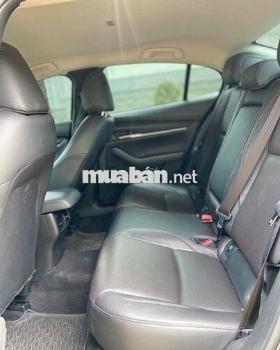 Mazda 3 2023 1.5L Luxury - 1 chủ từ đầu, đi cực it