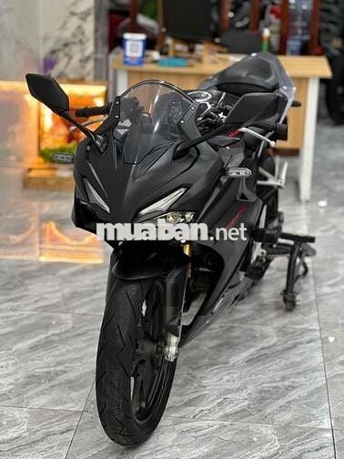 Honda CBR150R Nhập / Trả Trước 8.500.000