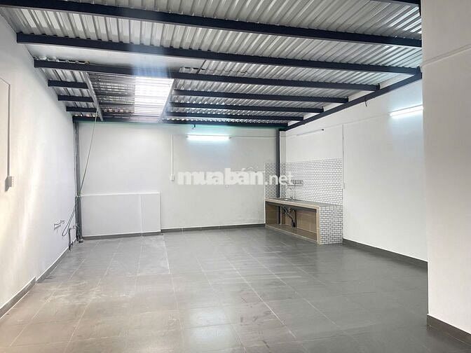 Mặt Tiền Âu Cơ - Đoạn Gần Vòng Xoay Lê Đại Hành.