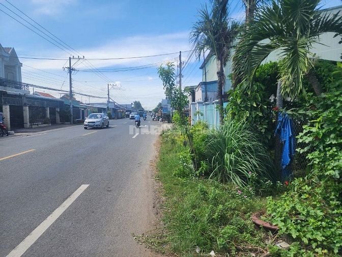Cần tiền cho con du học bán gấp lô đất tại Quốc lộ 91, 27 tỷ, 1400m2, 