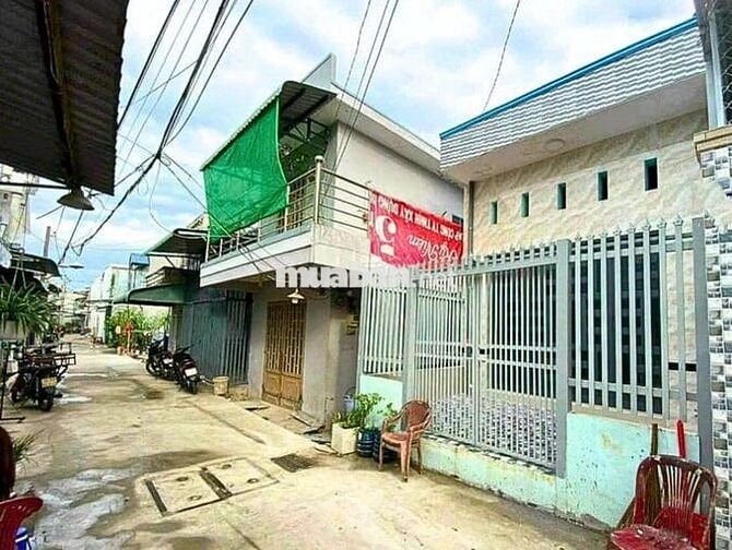 Bán nhà Chú 4 Gấp 860 triệu Bà Điểm Hóc Môn 72m2 có SHR, Gọi ngay xem.