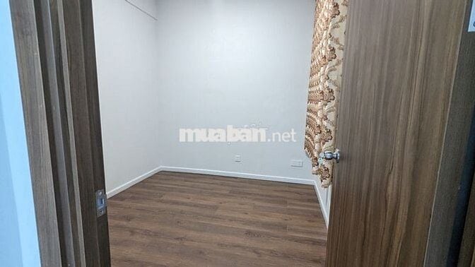 SHOCK bán ngộp căn 2PN view hồ bơi, giá 2,18 tỷ