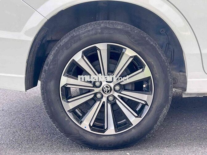 Toyota Avanza Premio 2022 CVT - 60649 km