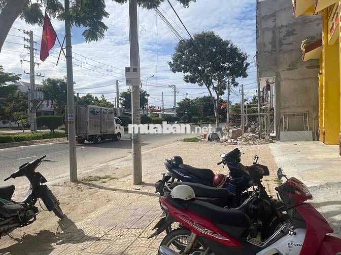 Mặt bằng kinh doanh 80m2 đường Yên Ninh, Đông Hải