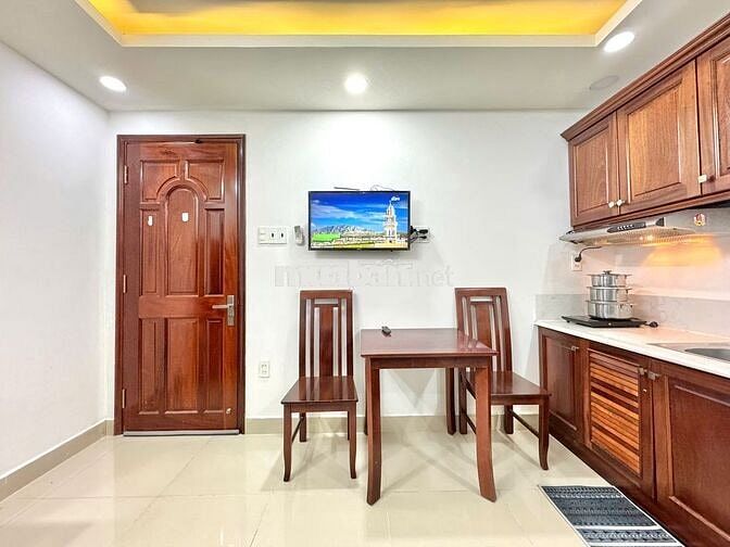 CĂN HỘ FULL NỘI THẤT NGAY BỜ KÈ HOÀNG SA CÓ CỬA SỔ, THANG MÁY, BẢO VỆ