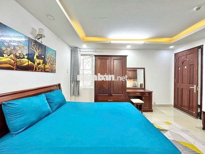 CĂN HỘ FULL NỘI THẤT NGAY BỜ KÈ HOÀNG SA CÓ CỬA SỔ, THANG MÁY, BẢO VỆ