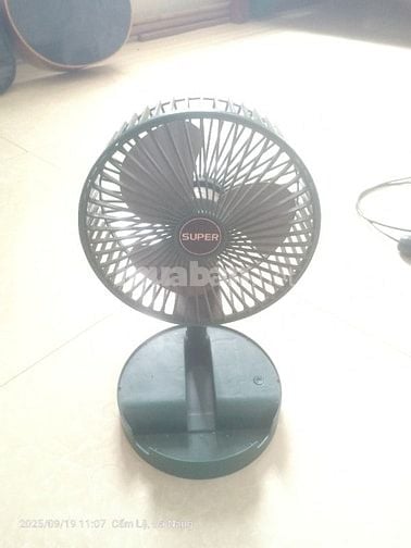 Thanh lý quạt mini sạc pin tiện lợi