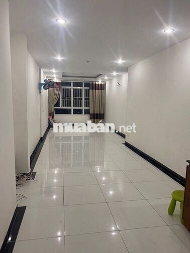 Cho thuê căn hộ cao cấp Giai Việt 12tr 3pn.2wc có máy lạnh