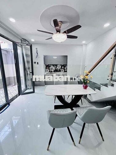 Nhà Xinh Như Hoa - Q8 , Giáp Chà Và - ngang 5m , 3 tầng , hơn 4ty