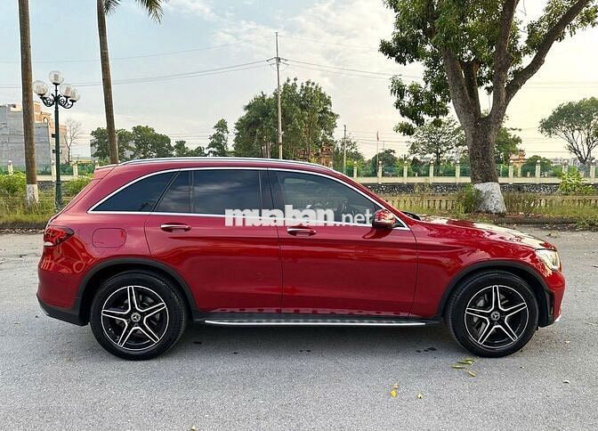 Chính chủ bán GLC 300 4MATIC 2020 như mới