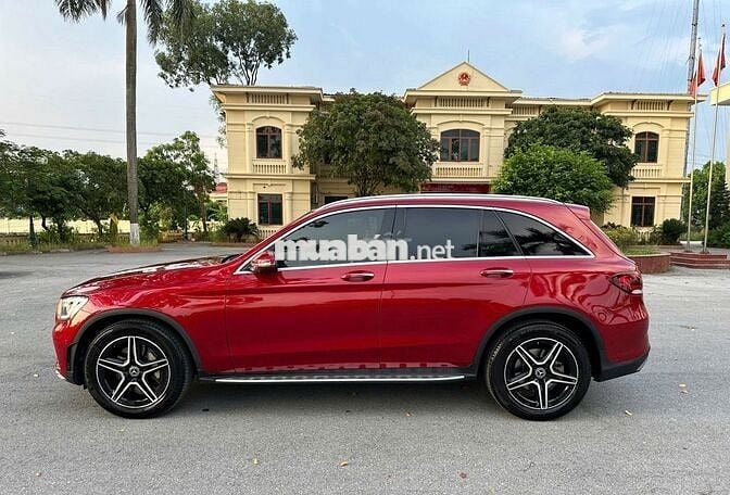 Chính chủ bán GLC 300 4MATIC 2020 như mới