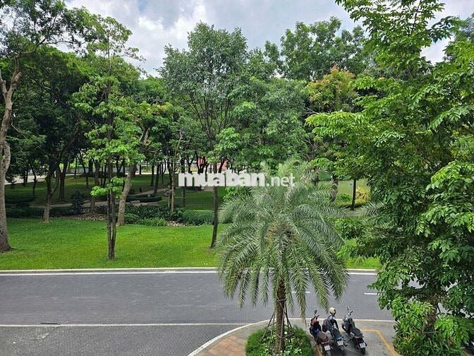Sky Villa Celadon 220m² – 3PN, đậu 2 ô tô trong nhà – 27tr/tháng