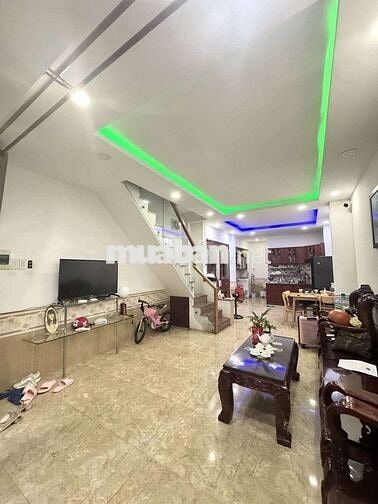 Nhà 2 Tầng Hẻm Xe Hoi Linh Xuân Thủ Đức DT44m (4×11) 3 PN Sổ Hoàn Công