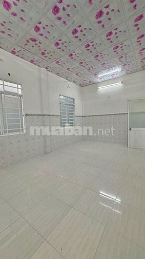 Bác 6 gửi bán căn nhà ở đường Lý Nam Đế , Thị Trấn Hóc Môn. DT 100m2, 