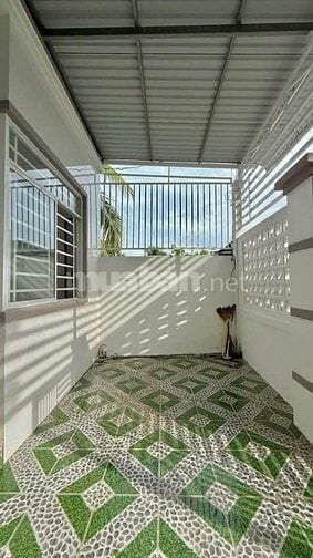 Bác 6 gửi bán căn nhà ở đường Lý Nam Đế , Thị Trấn Hóc Môn. DT 100m2, 