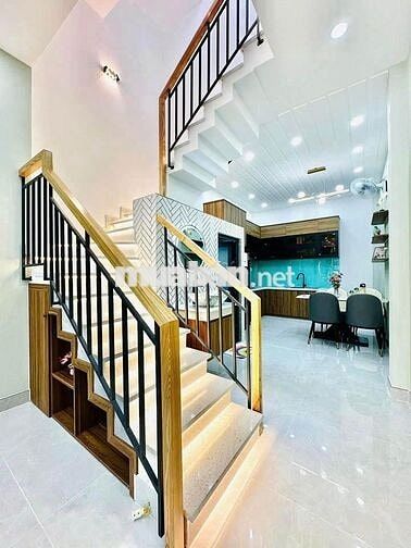 SỐC! NHÀ ĐẸP CHO THUÊ- 1025A Cách Mạng Tháng Tám  - 4,5x17 250m sàn