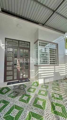 Bác 6 gửi bán căn nhà ở đường Lý Nam Đế , Thị Trấn Hóc Môn. DT 100m2, 