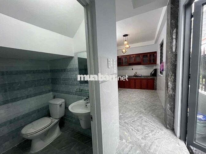 nhà 3 tấm góc 2mt hẻm to hương lộ 2 thông mã lò