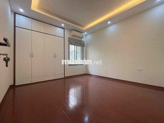 Bán Nhà Võng Thị - 45M2 - 10M Ra Mặt Phố - Ô Tô Đỗ Cổng - 2 Thoáng