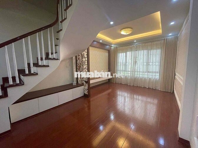 Bán Nhà Võng Thị - 45M2 - 10M Ra Mặt Phố - Ô Tô Đỗ Cổng - 2 Thoáng