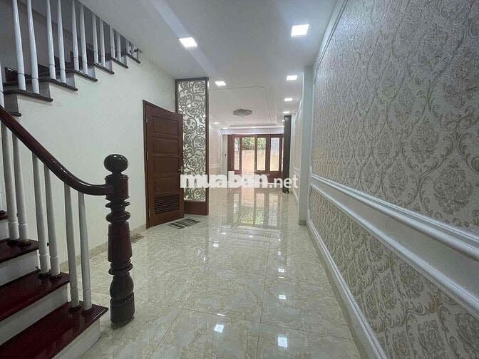 Bán Nhà Võng Thị - 45M2 - 10M Ra Mặt Phố - Ô Tô Đỗ Cổng - 2 Thoáng
