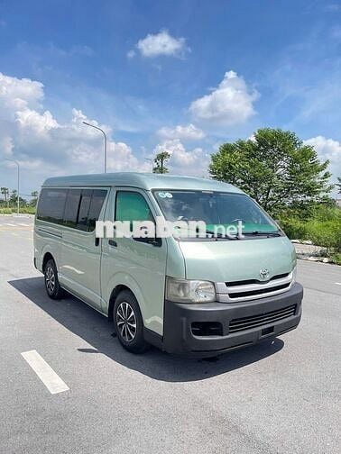 Toyota Hiace 2010 tải van 3 chỗ - 10000 km
