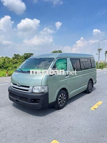 Toyota Hiace 2010 tải van 3 chỗ - 10000 km