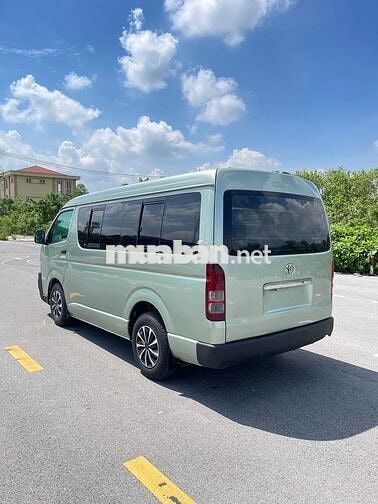 Toyota Hiace 2010 tải van 3 chỗ - 10000 km