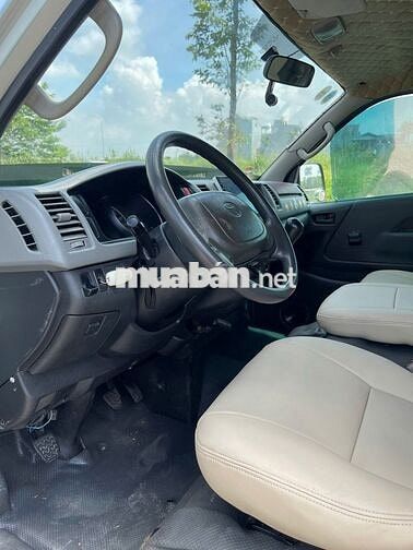 Toyota Hiace 2010 tải van 3 chỗ - 10000 km